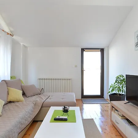 Apartment Apartments Drago 589 *