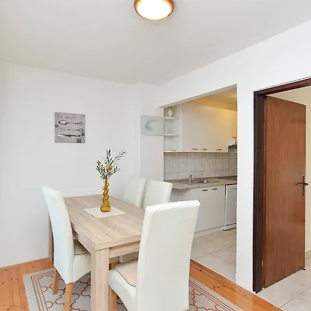 Apartment Apartments Drago 589 *