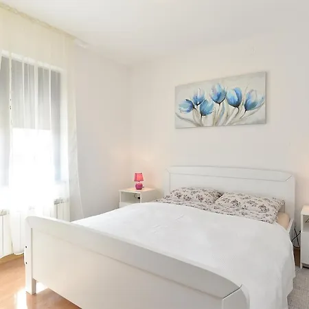 Apartments Drago 589 Fazana