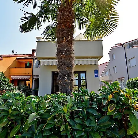 Apartment Apartments Drago 589